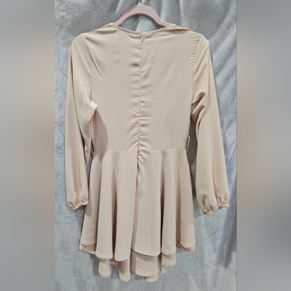 Deep V-Neck Long Sleeve Ruffle Mini Swing Skater Dress Size Small Pale Pink NWOT - Picture 4 of 10